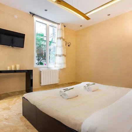 Apartahotel Lovely Studio In